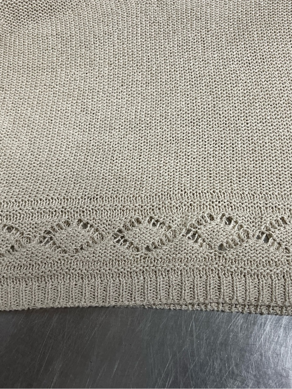 BCBG Wide Knit Tan Sweater - Size Medium - VGUC - Picture 4 of 7